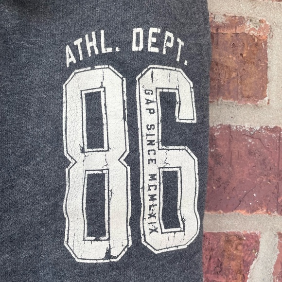 Little Boy’s Gap Kids Gray Sweatpants Size XS 4-5 - Picture 2 of 11